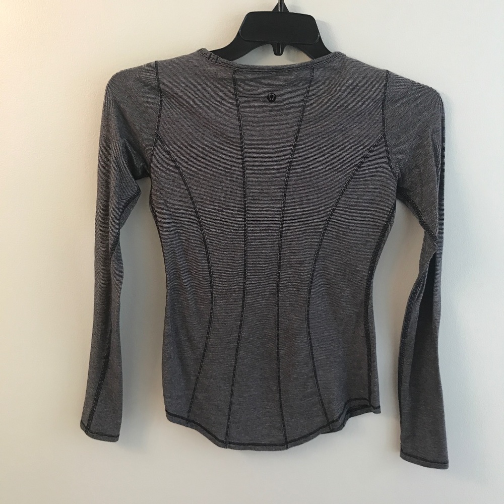 Lululemon thin athletic top - Picture 4 of 5